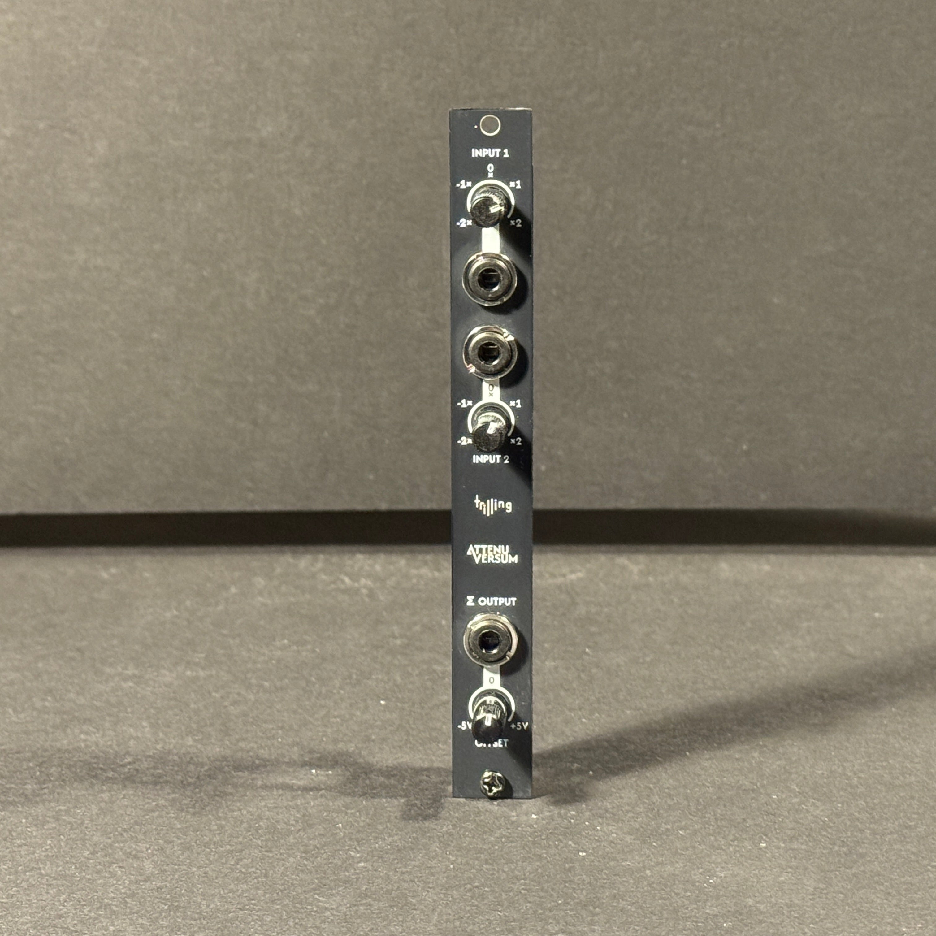 Attenuversum - Attenuverter-Mixer
